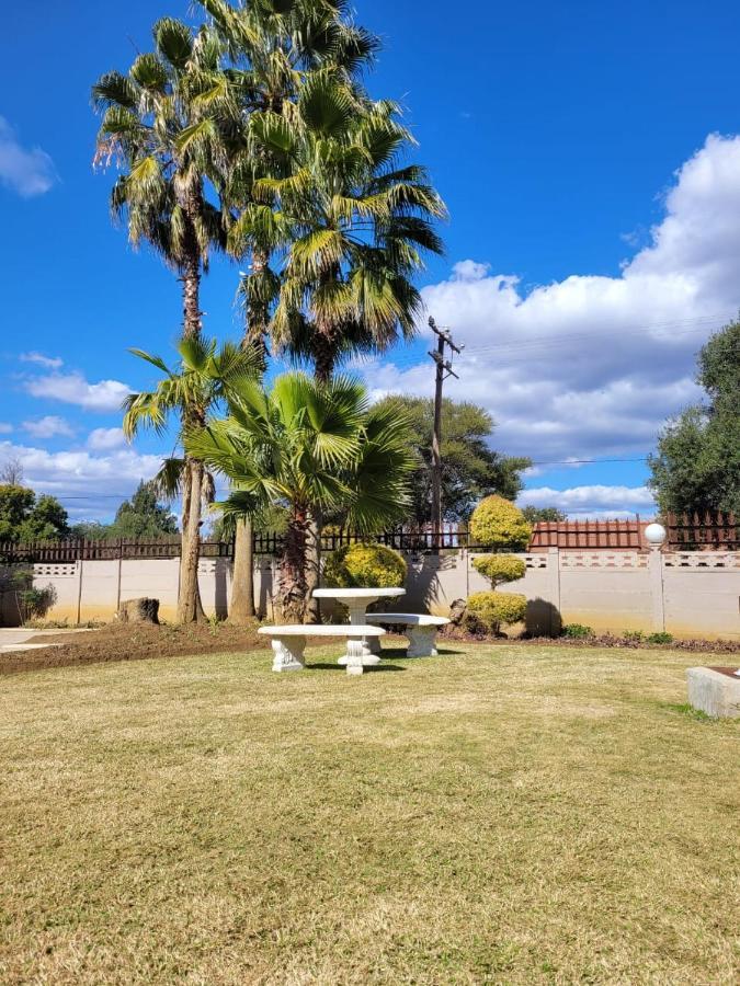 Palm Guesthouse Zeerust Εξωτερικό φωτογραφία