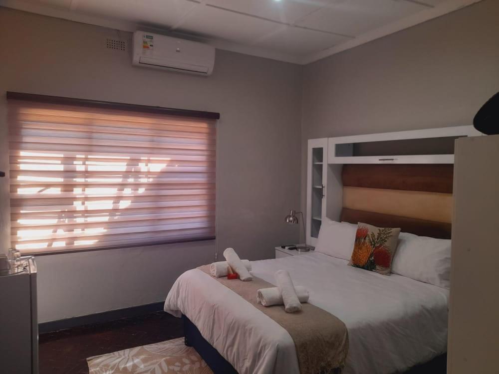 Palm Guesthouse Zeerust Εξωτερικό φωτογραφία